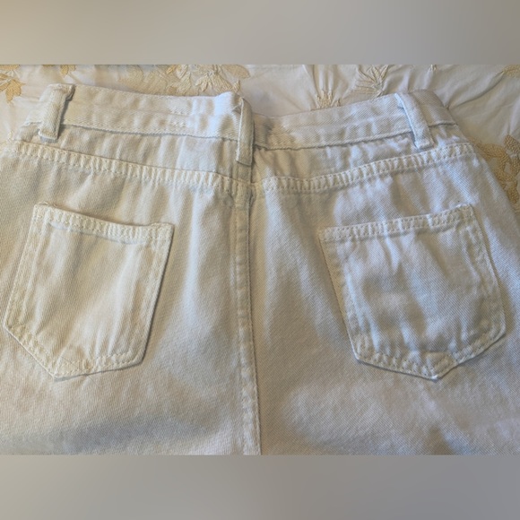 NWOT“JEANS” Sz-L Juniors/58 China- Cute Off White Jean Shorts-Soft Movable Cloth - Picture 14 of 15